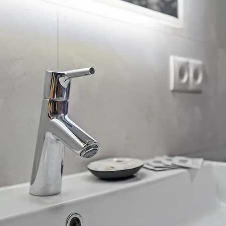 Apartament Stylish Studio In Vibrant City