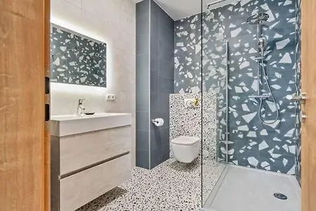 Stylish Studio In Vibrant City Apartment *