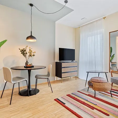 Apartment Stylish Studio In Vibrant City *